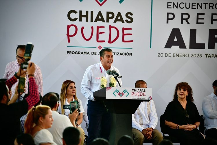 YAMIL MELGAR JUNTO AL GOBERNADOR EDUARDO RAMÍREZ ASISTIÓ A LA PRESENTACIÓN DEL PROGRAMA DE ALFABETIZACIÓN “CHIAPAS PUEDE”