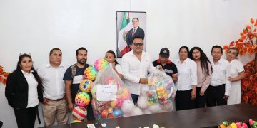 Gobierno de Fabián Barrios de León lleva alegría a miles de niños en su día.