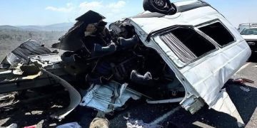 8 maestros perdieron la vida en fatal choque entre Puebla y Oaxaca.