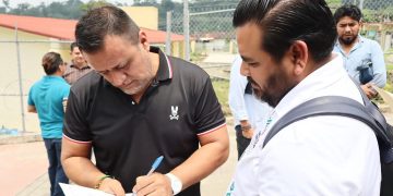 Fabián Barrios de León prioriza la salud en su municipio con gestión de Casa de Salud en el ejido 11 de abril.