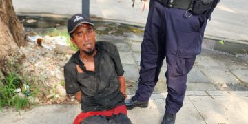 Detienen a sujeto que presuntamente intentaba robar cableado del alumbrado público en Tapachula