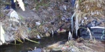 Localizan a persona sin vida flotando sobre el río Sabinal en Tuxtla Gutiérrez.