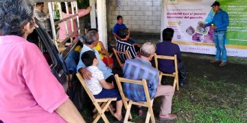 Gobierno de Tuxtla Chico fortalece platicas preventivas para informar y combatir eficazmente el gusano barrenador.